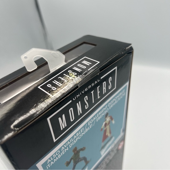 Jada Toys 6" Universal Monsters:  The Invisible Man Action Figure - Picture 6 of 7